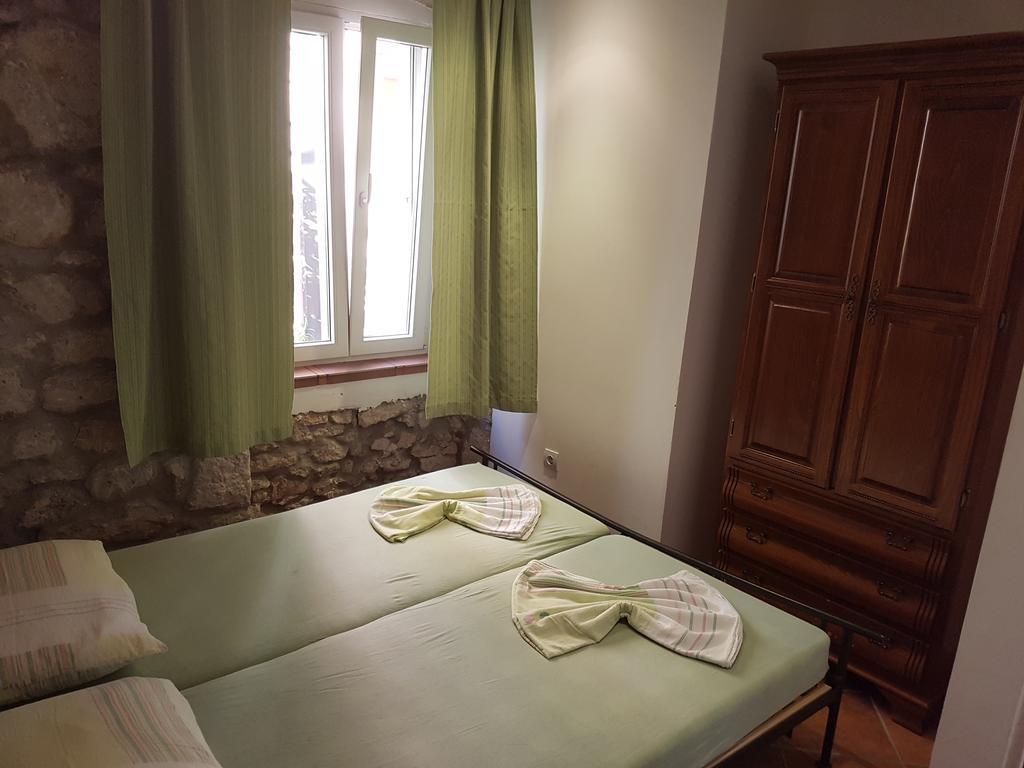 Apartments Mirela Gradac  Exteriör bild